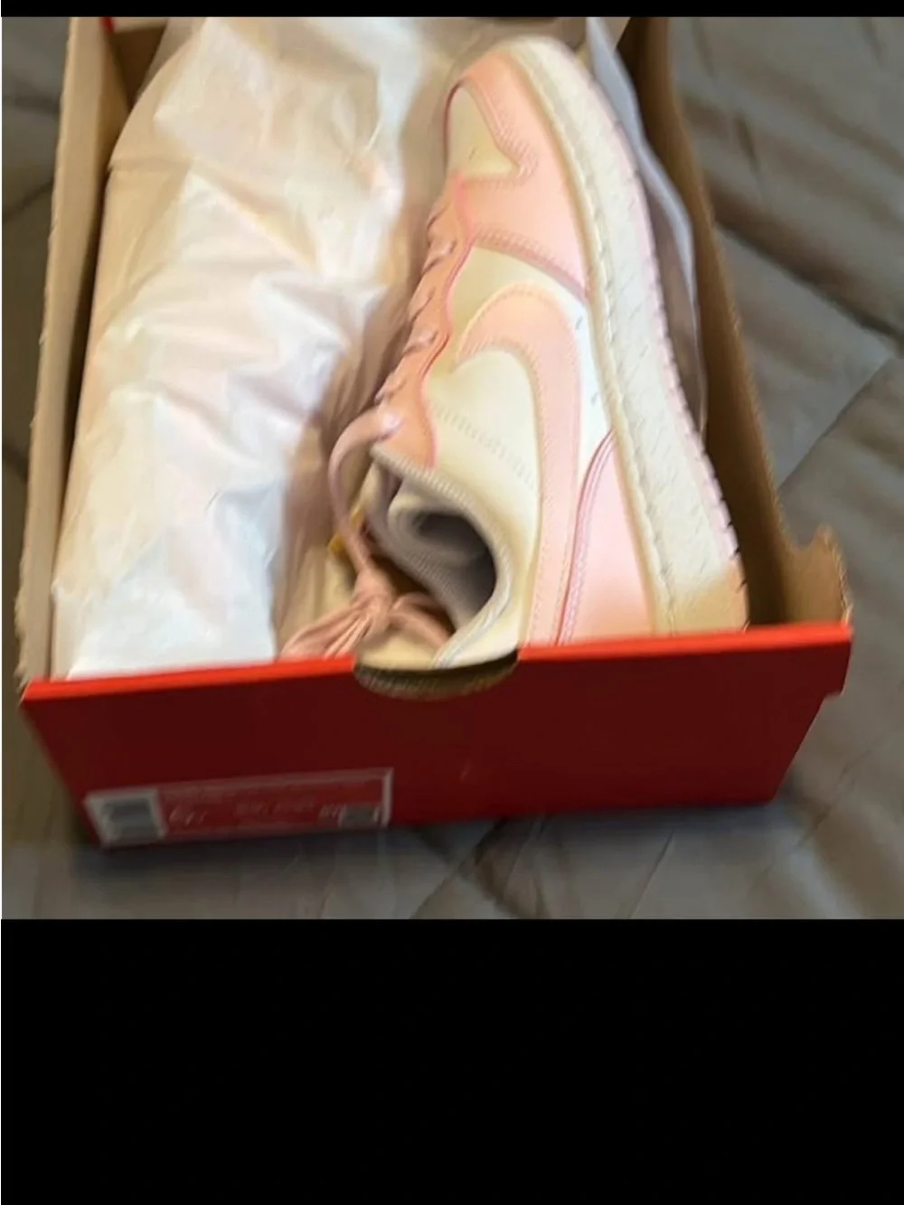 Nike Kids Low-Top Sneakers in Pink and White